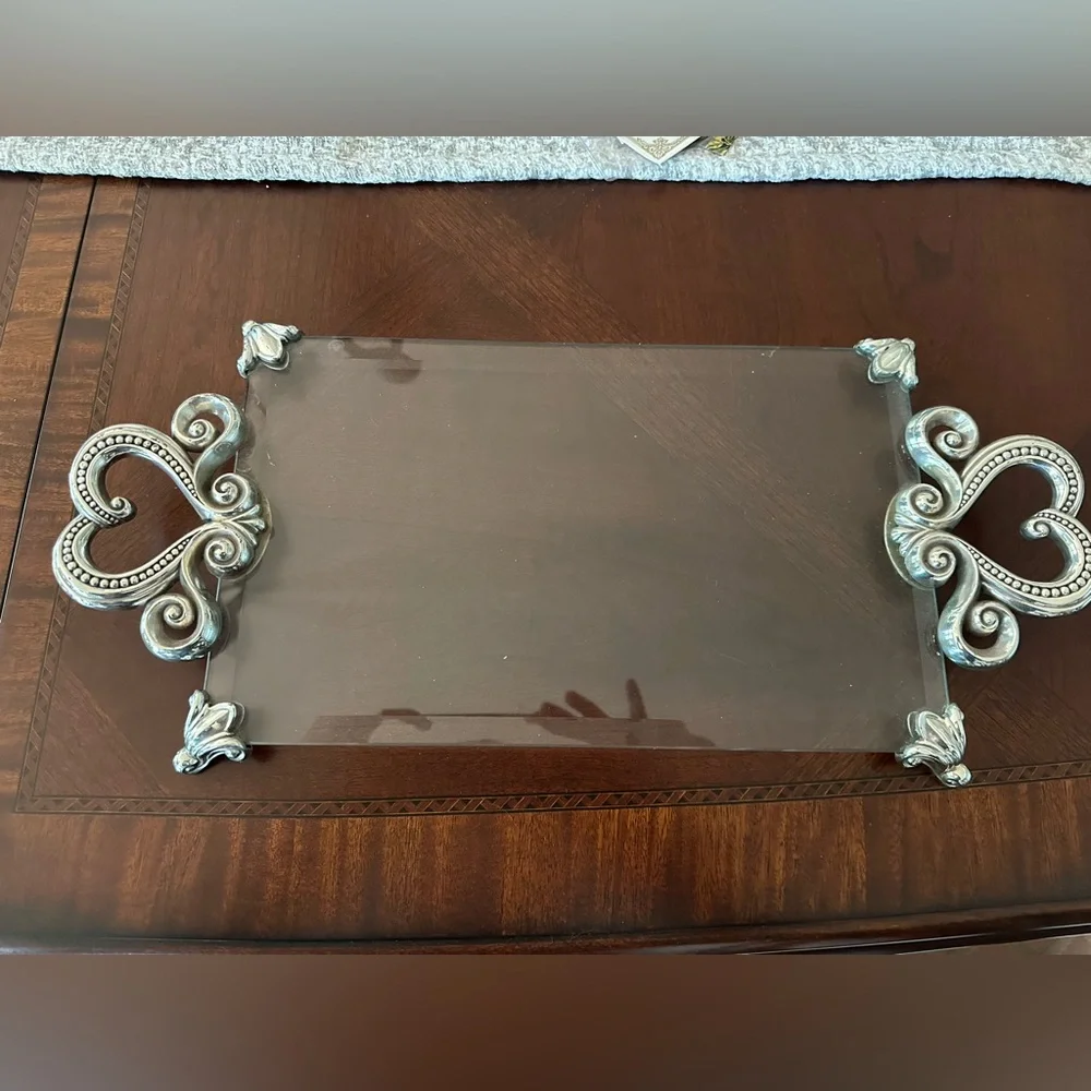 VINTAGE BRIGHTON MARIE ANTOINETTE SILVER HEART BEVELED GLASS VANITY TRAY VGUC